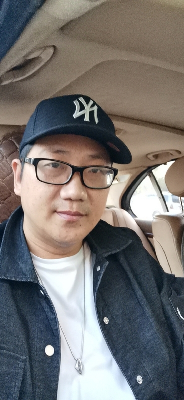 拥抱幸福的第一张照片--古田婚介网