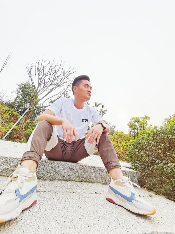 一个人，干净利落的第一张照片--古田婚介网