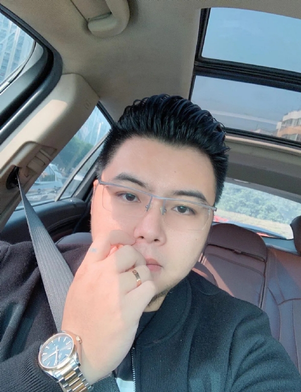 把苹果咬哭的第一张照片--古田婚介网