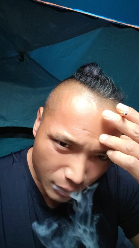 伯爵的第四张照片--古田婚介网